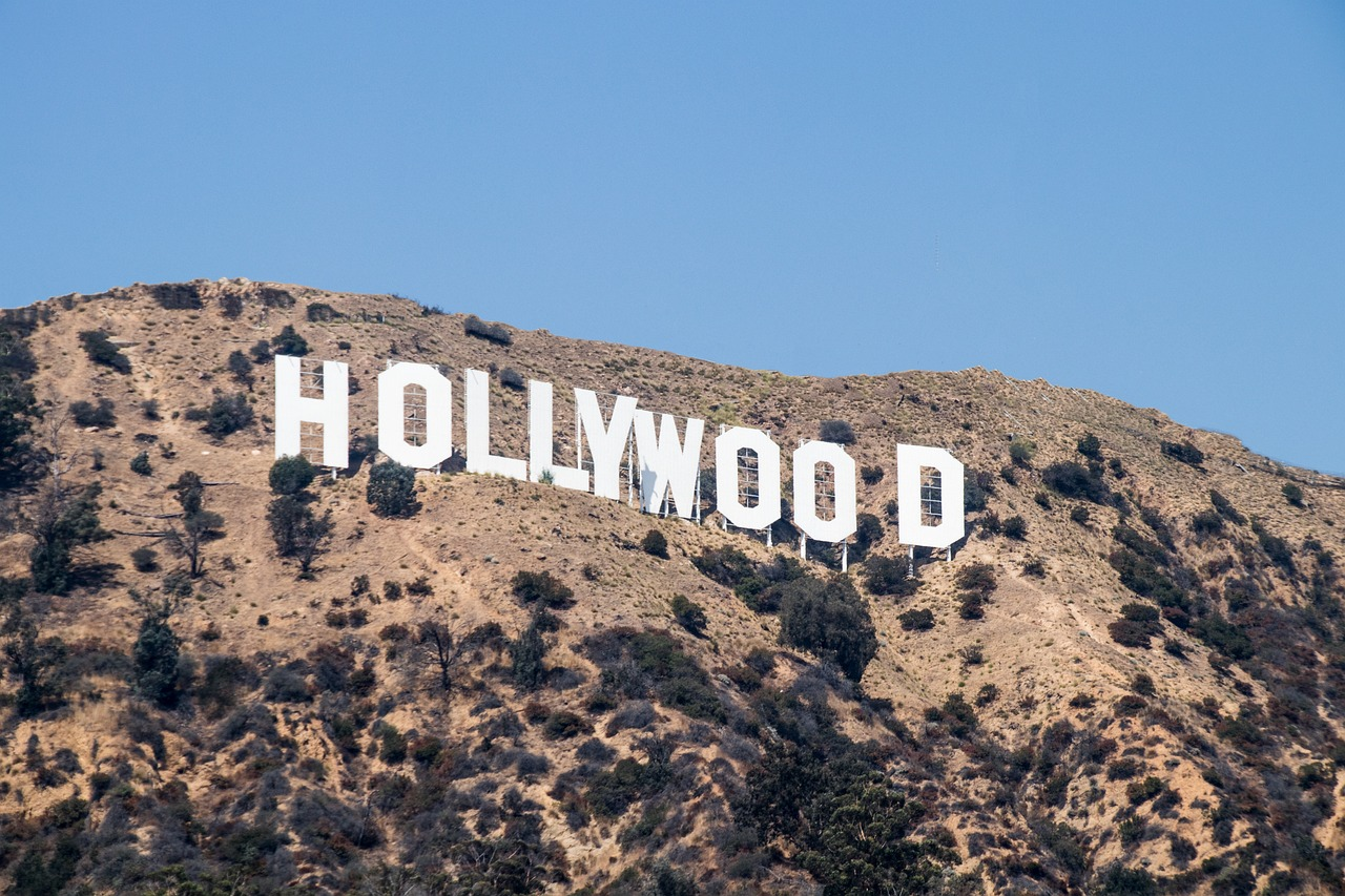 How to Find Hotels around the Hollywood Sign in Los Angeles